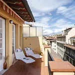 Bob W Ponte Vecchio Apartment Florence